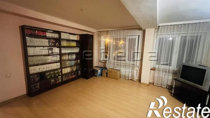 3-комн квартира Партизана Железняка, 34