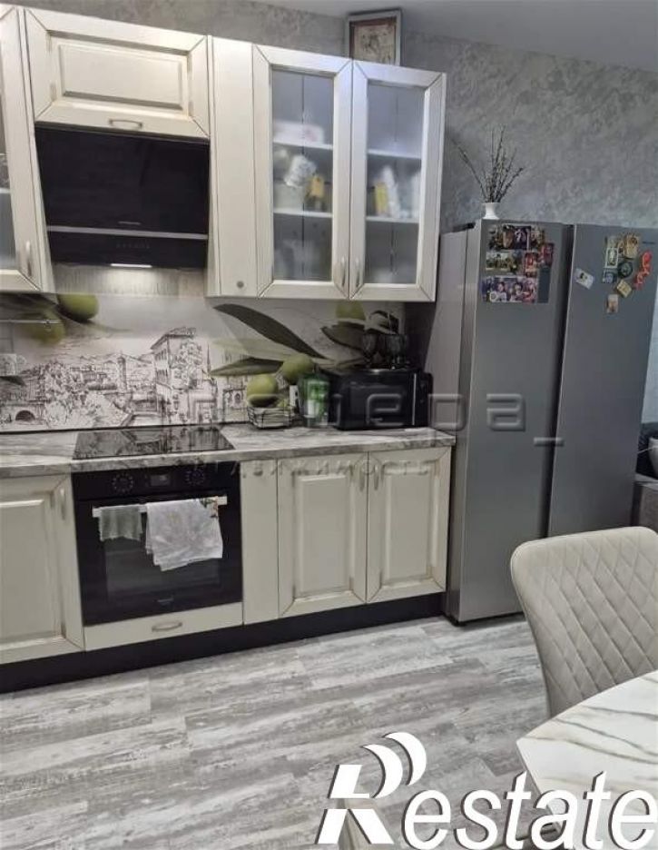 3-комн квартира Александра Матросова, 40