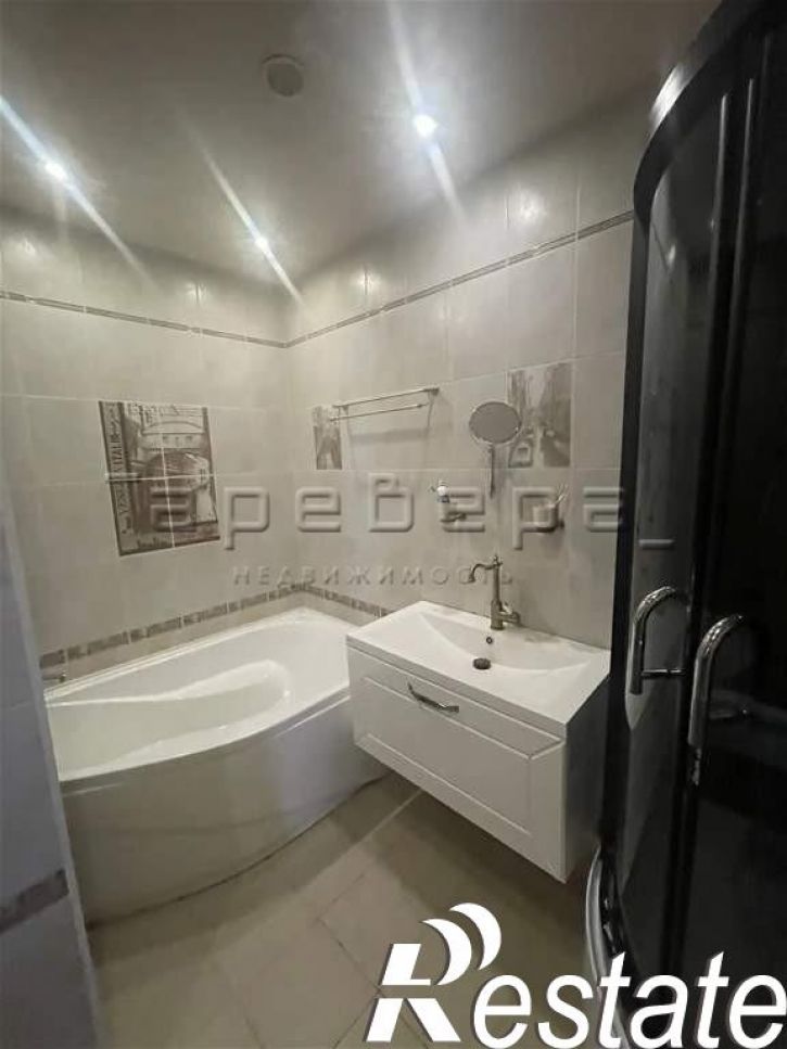 3-комн квартира Академика Киренского, 2и