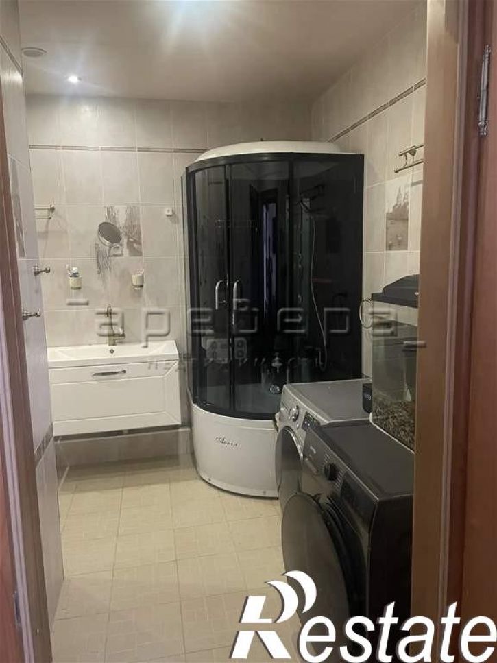 3-комн квартира Академика Киренского, 2и
