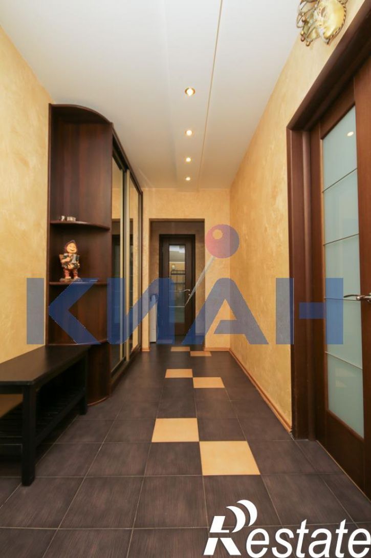 3-комн квартира 78 Добровольческой Бригады ул., 10