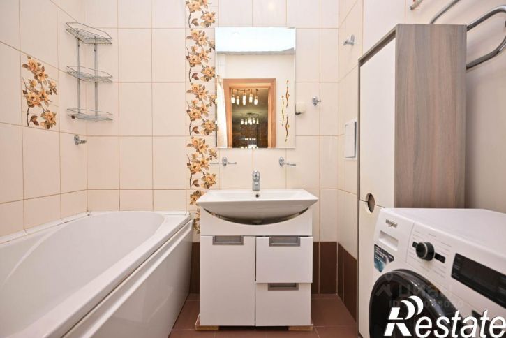 3-комн квартира Толстого, 21