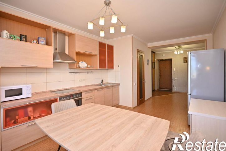 3-комн квартира Толстого, 21
