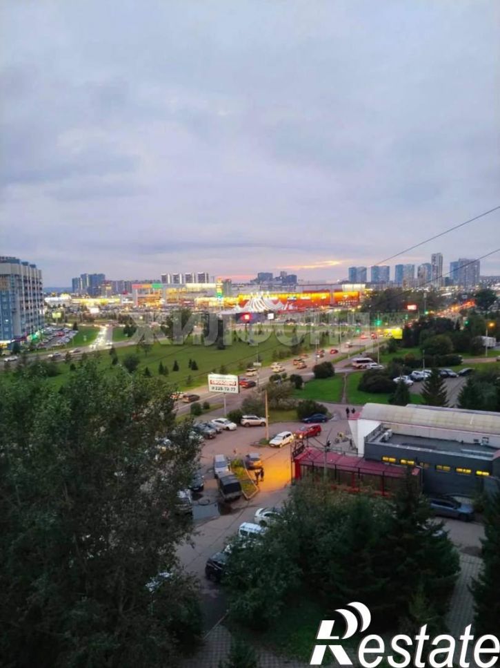 2-комн квартира Авиаторов улица, д.42