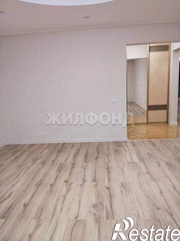 2-комн квартира Авиаторов улица, д.42