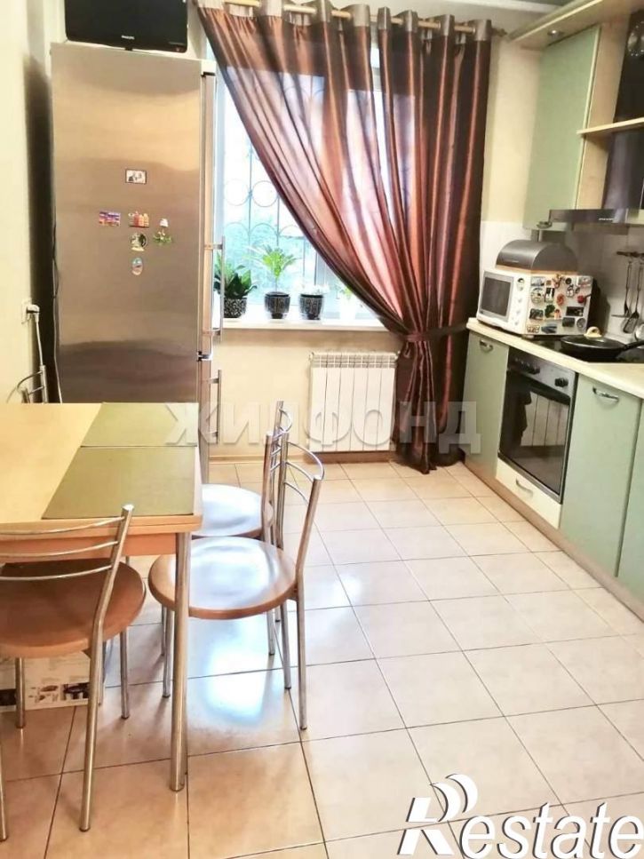 4-комн квартира 9 Мая улица, д.58Б