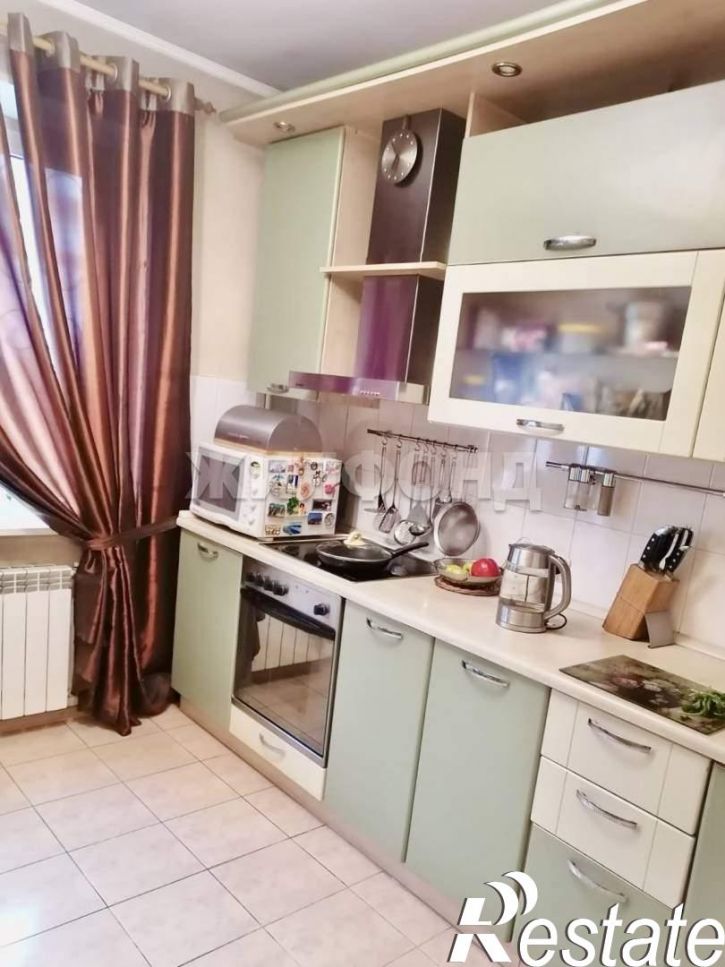4-комн квартира 9 Мая улица, д.58Б