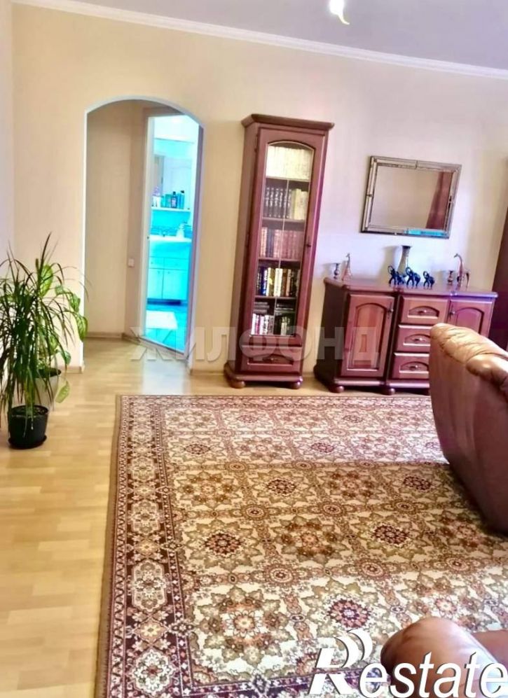4-комн квартира 9 Мая улица, д.58Б