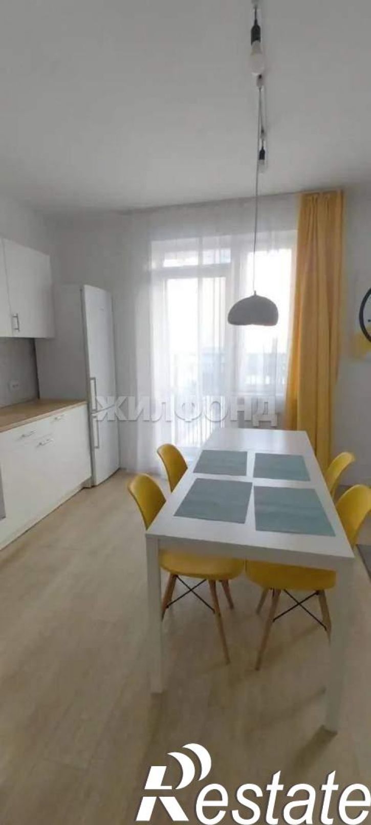 4-комн квартира Авиаторов улица, д.43а