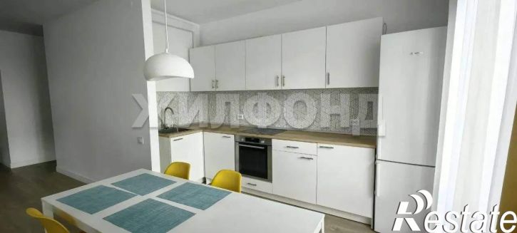 4-комн квартира Авиаторов улица, д.43а