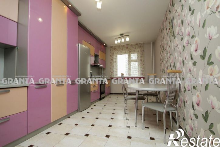 3-комн квартира ул Карамзина, 9