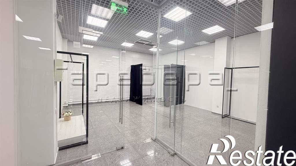 Купить торговое помещение за 3 990 000 рублей на Авиаторов улица, 5